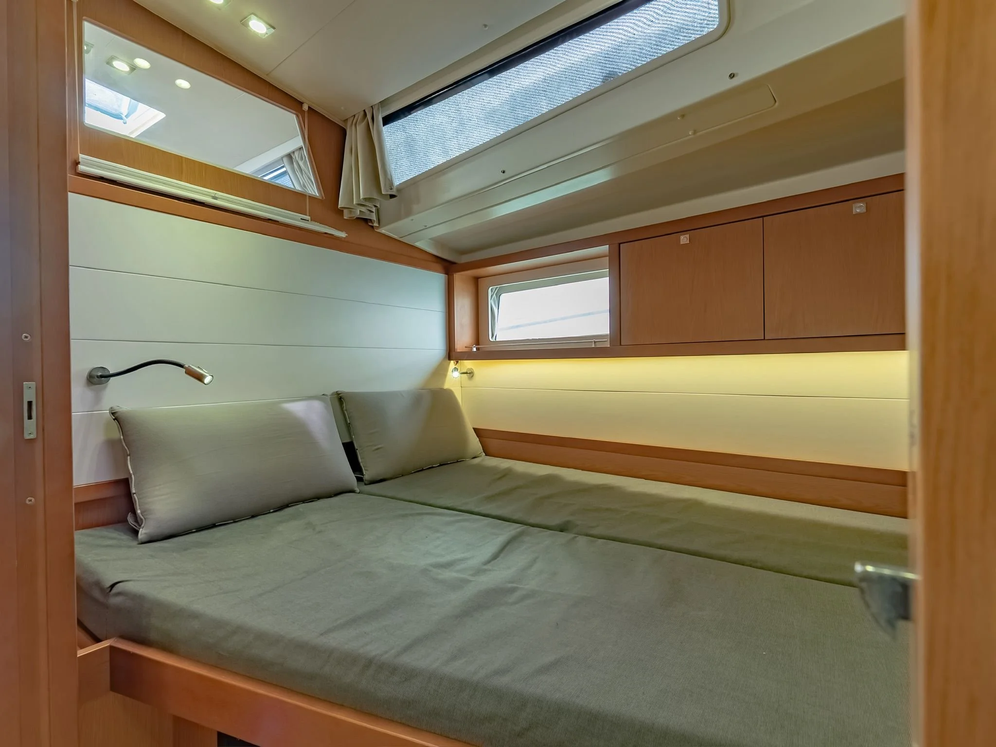 Imperia_McDYachts_Interior_06.jpg