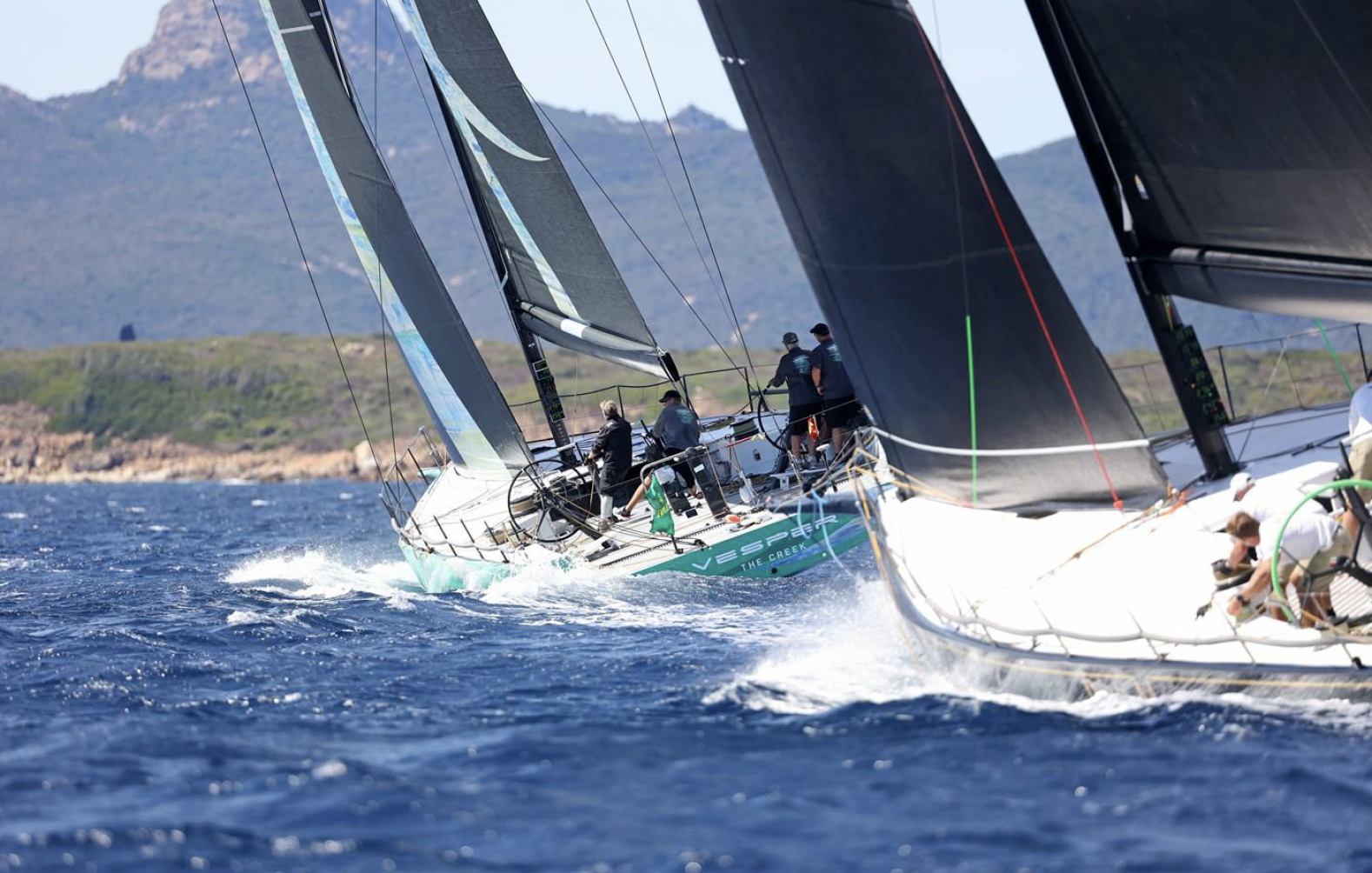 Vesper_McDYachts_Exterior_05.png
