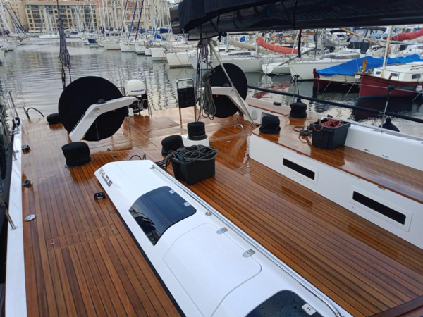 Lady-First_McD-Yachts_Exterior05.png
