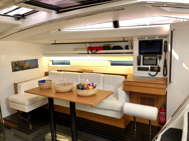 Lady-First_McD-Yachts_Interior02.png