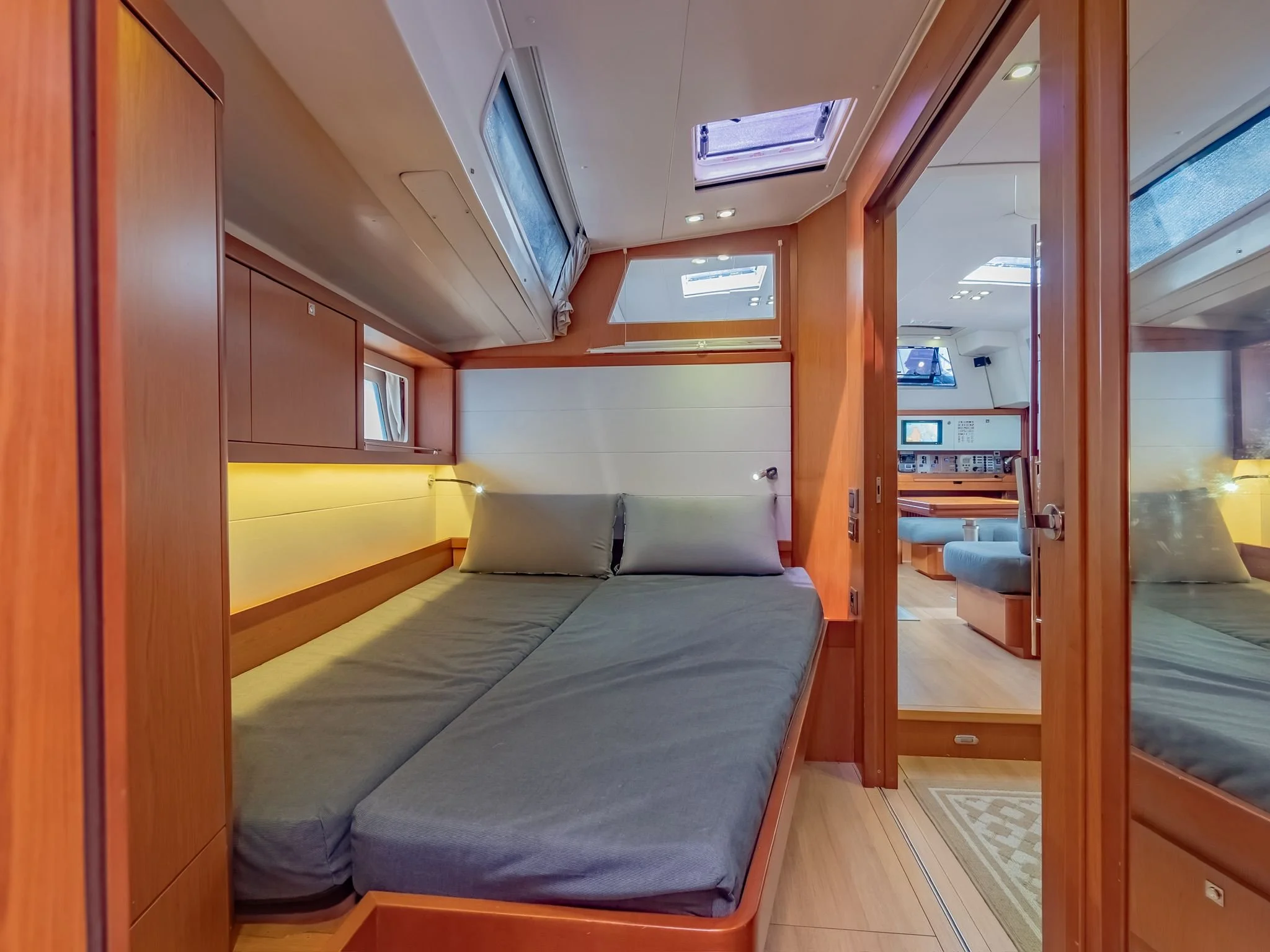Imperia_McDYachts_Interior_05.jpg