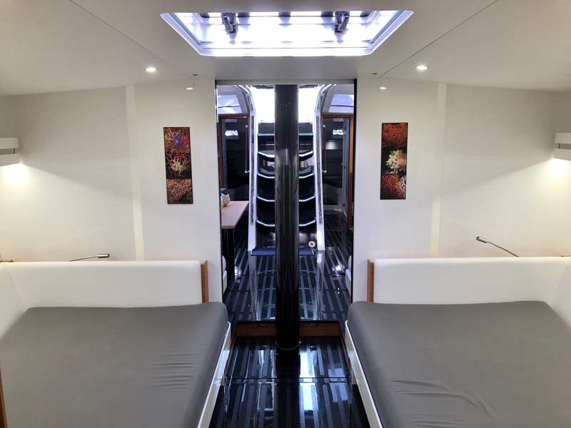 Lady-First_McD-Yachts_Interior01.png