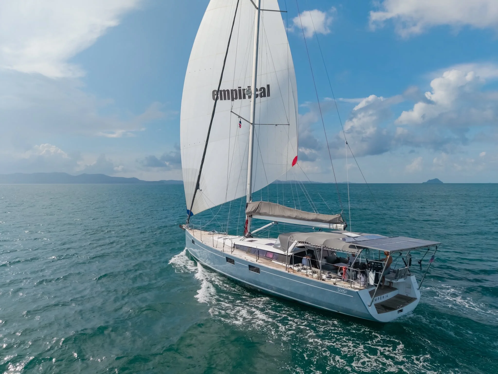 mperia_McDYachts_Exterior_07.jpg
