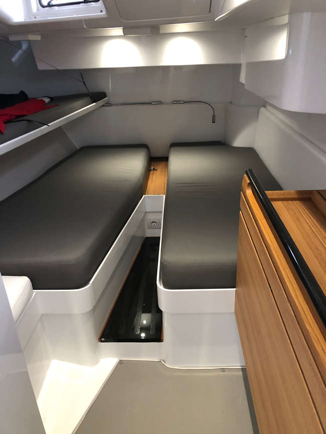 Lady-First_McD-Yachts_Interior08.png