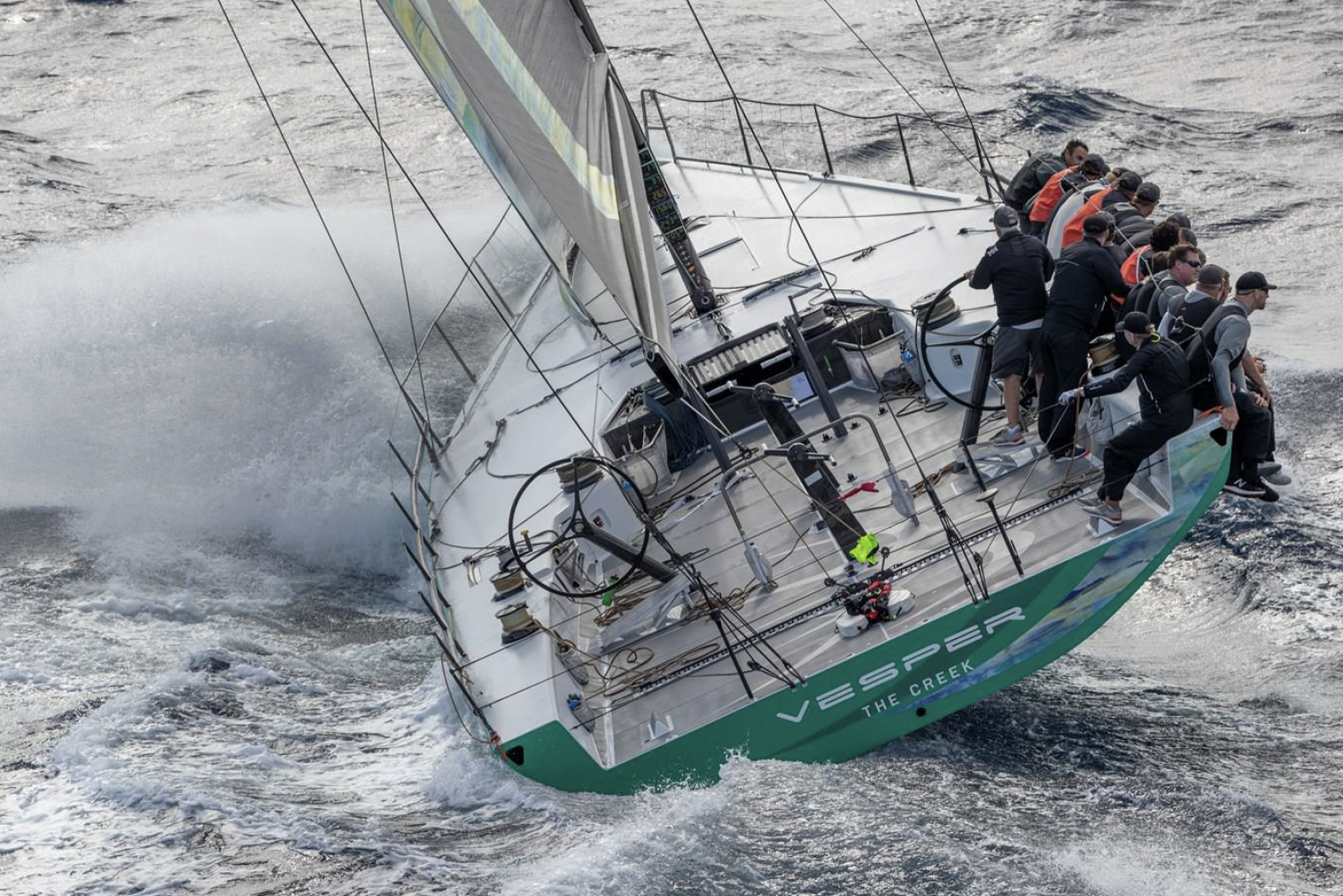 Vesper_McDYachts_Exterior_15.png