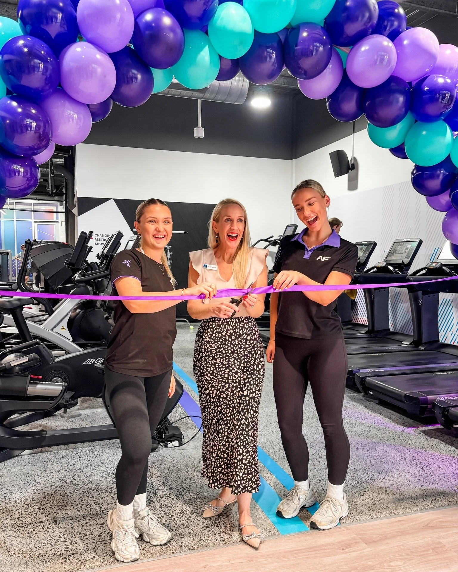 Because in Indooroopilly, we don&rsquo;t skip leg day... or community spirit day! 💪🙈

So proud to join the @anytimefitnessindooroopilly family for their grand re-opening! 🎀

After a tough few years, the team&rsquo;s resilience and community spirit