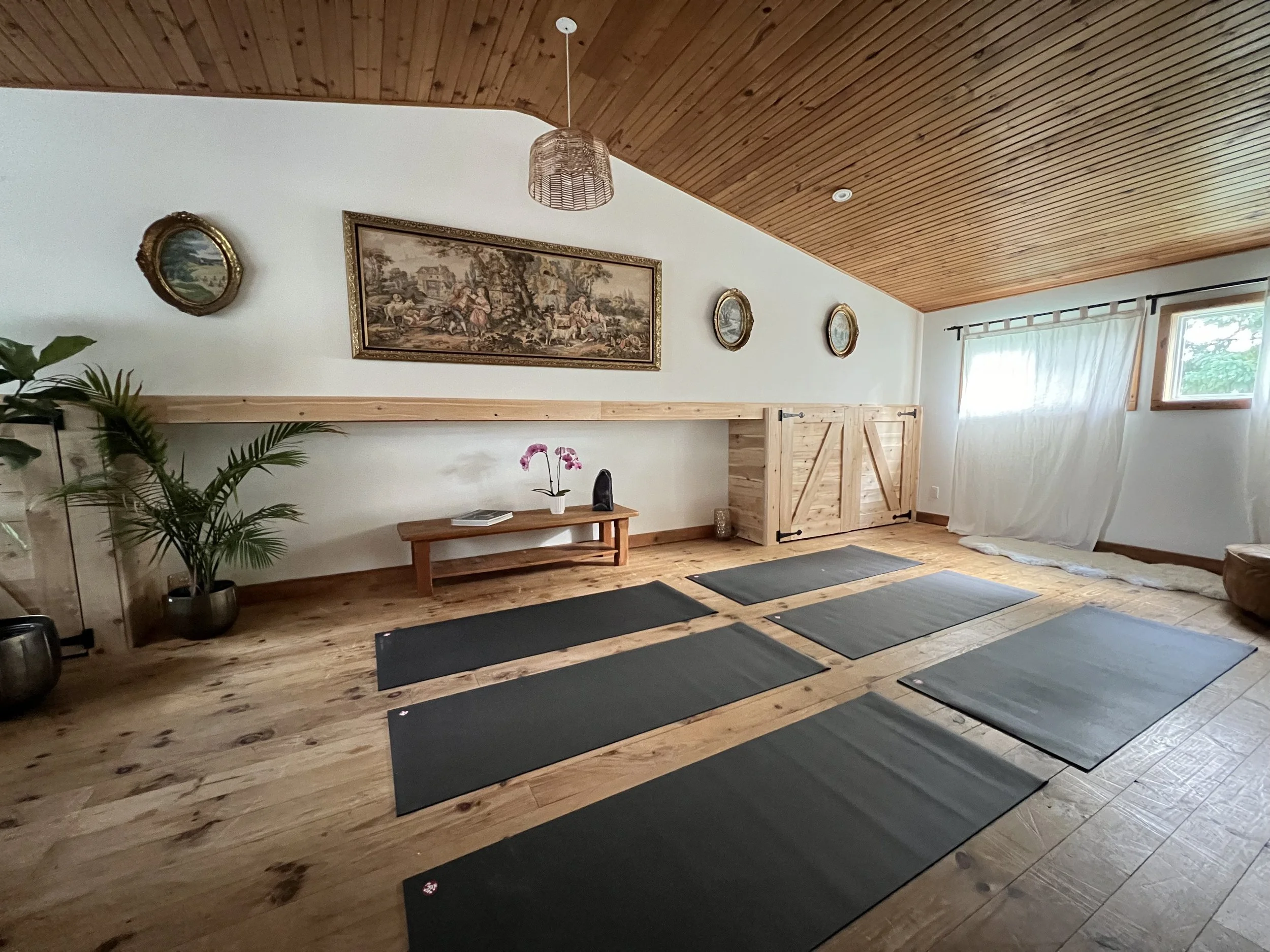 YOGA ROOM.jpg