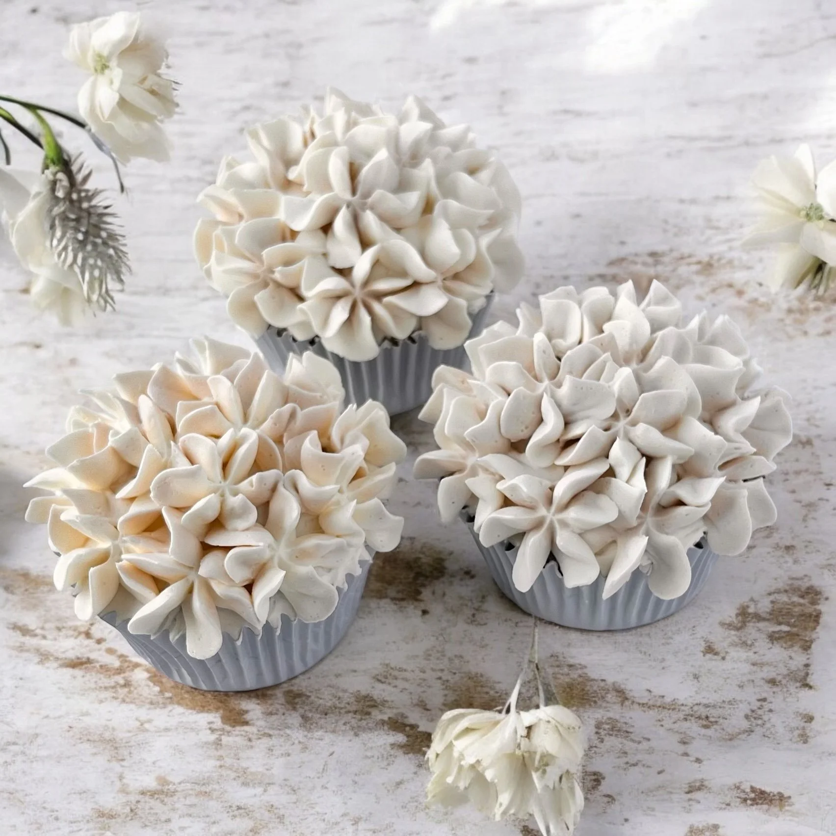 Wedding cupcakes white hydrangeas