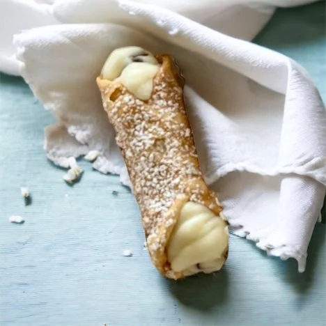 A mini cannoli 