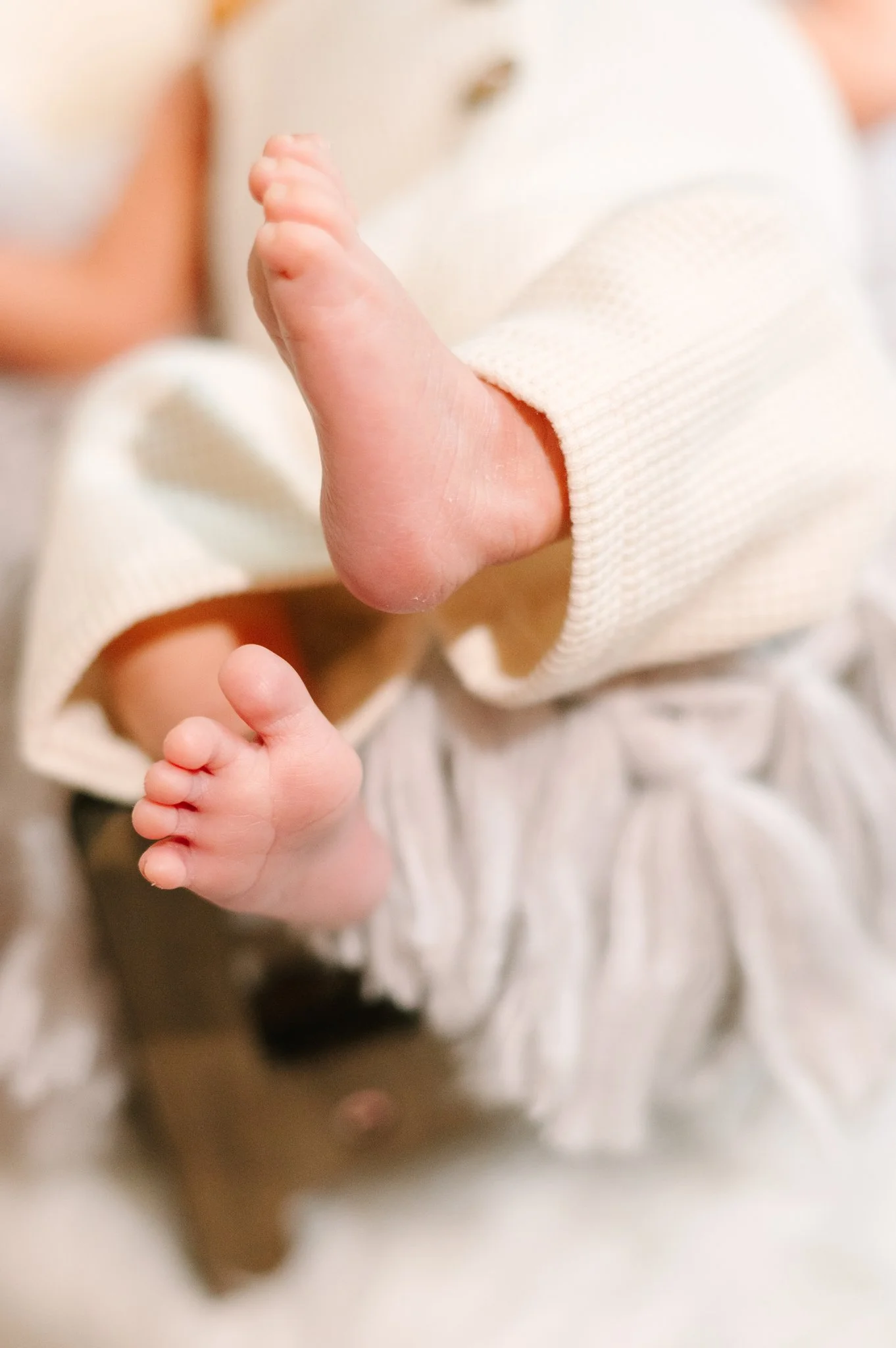 Studio vs Lifestyle Newborn Photography: Whats Best for your family?