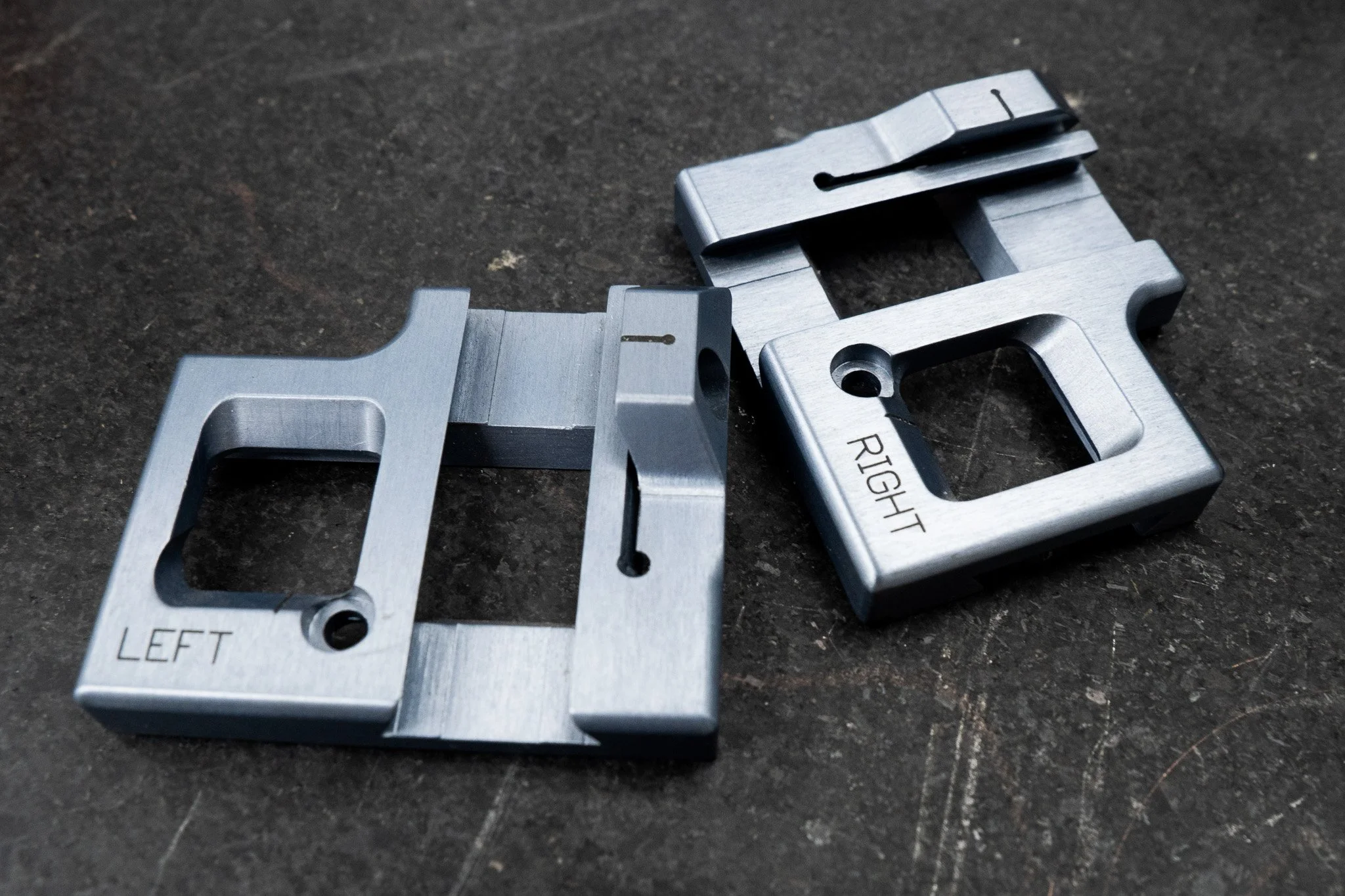 Aluminum guide plates with slight asymmetry