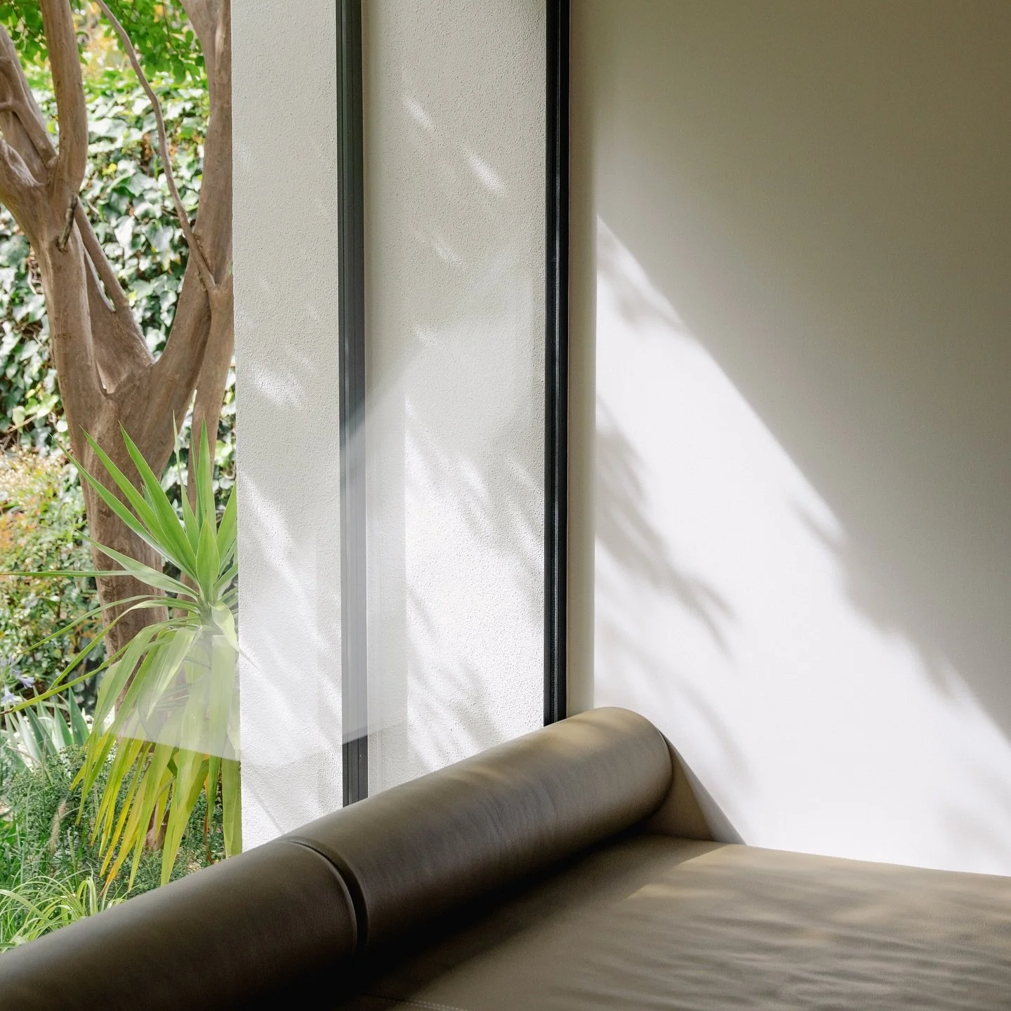 AN ARTIST &amp; AN ARCHER
_________

Arch + ID @by__ruch 
Built by Wetherward Construction
📷 @jack_fenby 

ruch &bull; projects