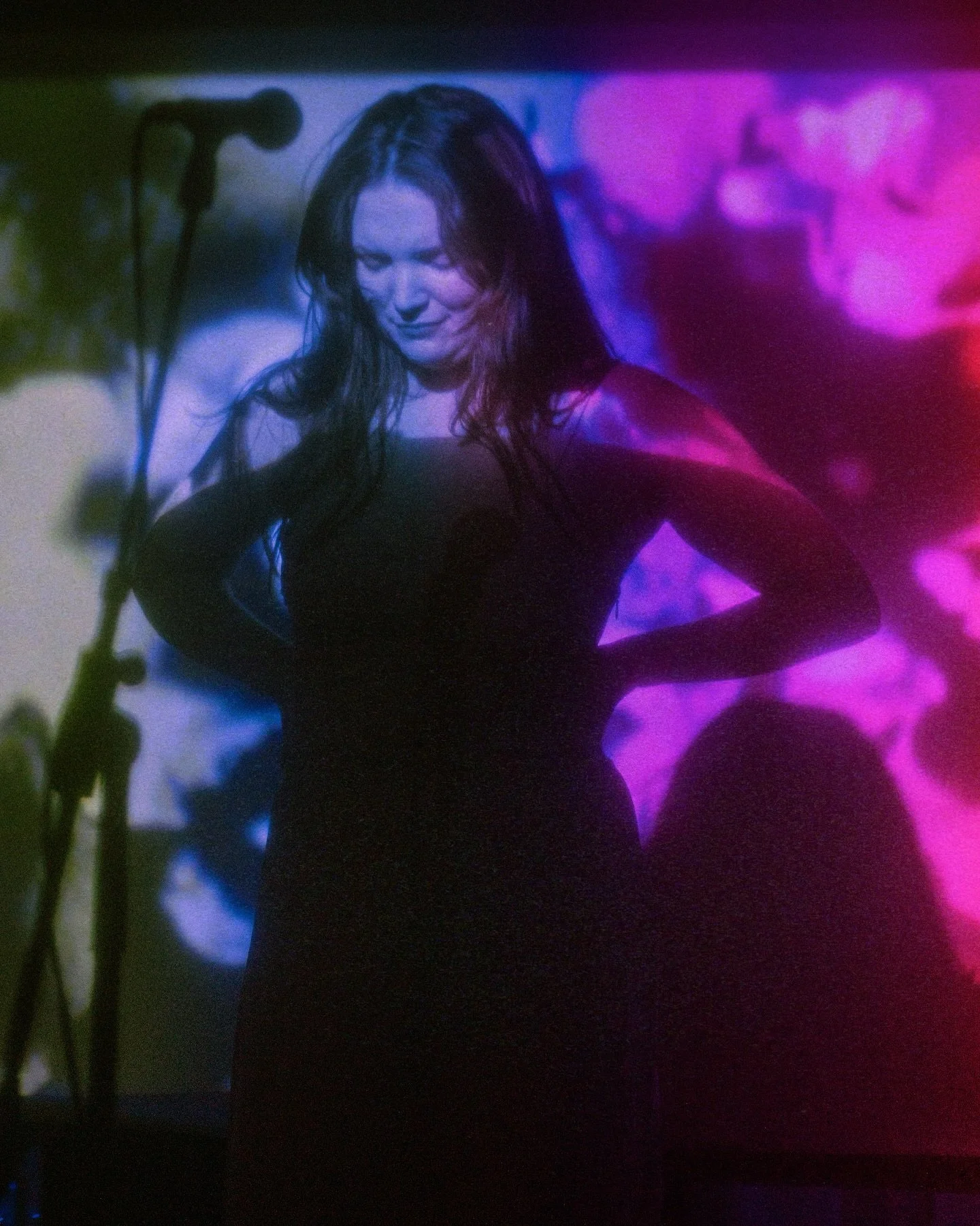 a dreamy return to the stage for my dear friend @wishqueen_ ✨ happy 10 years to @waxmagerecords 🔮

i am constantly in awe of my dear friend grace and her artistry and resilience. this was the first time i had picked up my camera in a few months and 