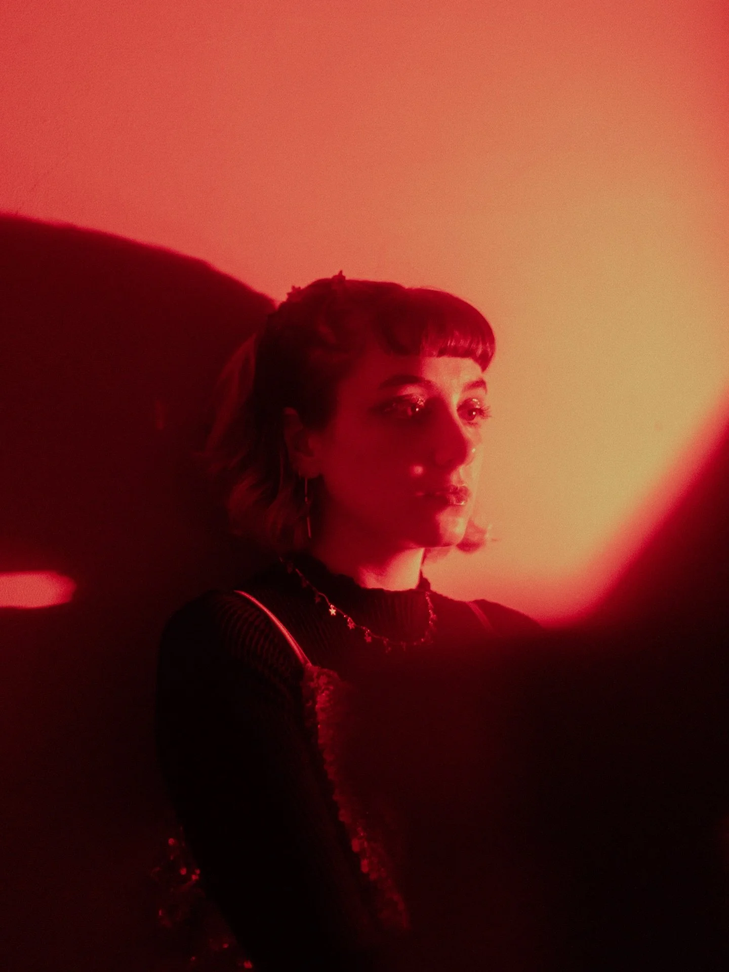 loneliest girl at the party 

this year has been rough and rewarding, impossible and inspiring, and exhausting and exciting. i&rsquo;m excited for what&rsquo;s to come, what i will make, and who i will be. thanks for being here ✨