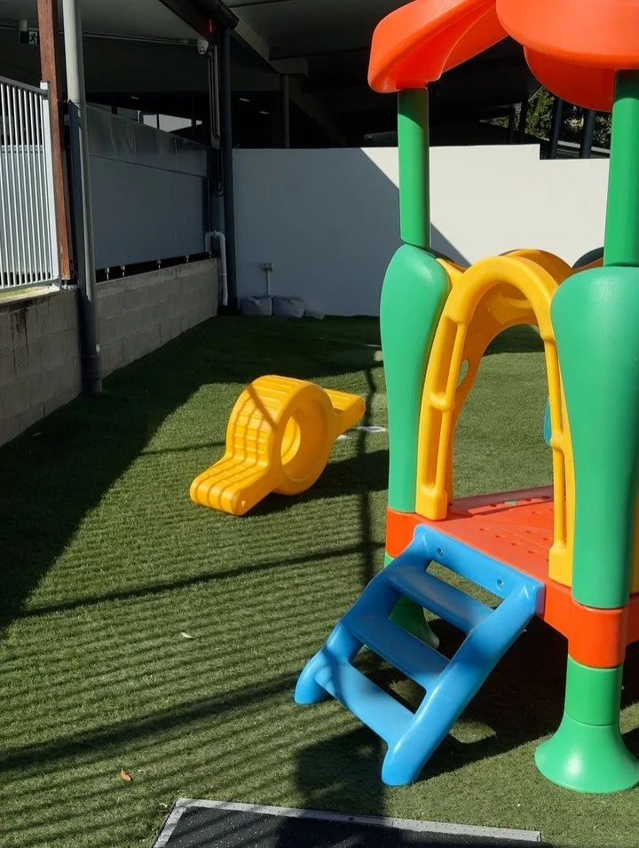 School holidays in the centre is filled with hot chocolates, playgrounds, sweet treats, toddler pools and milkshakes.