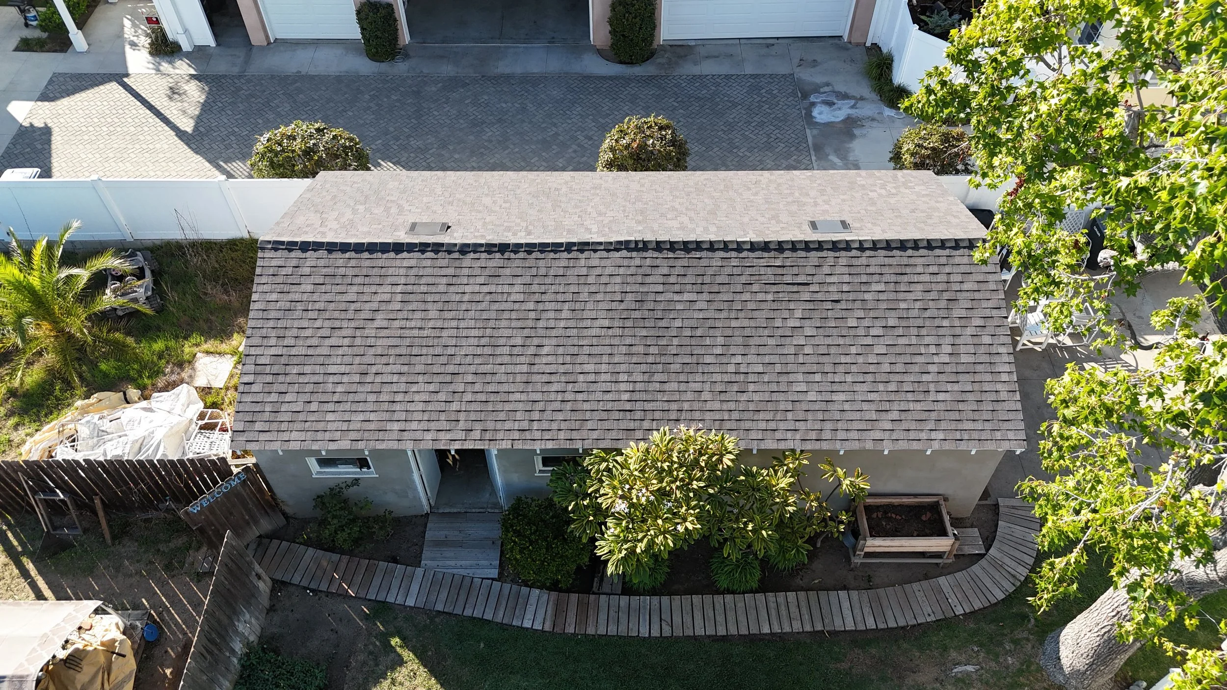 🗓️ Thinking About a Roof Replacement? Year-End Is the Smartest Time to Get Your Estimate