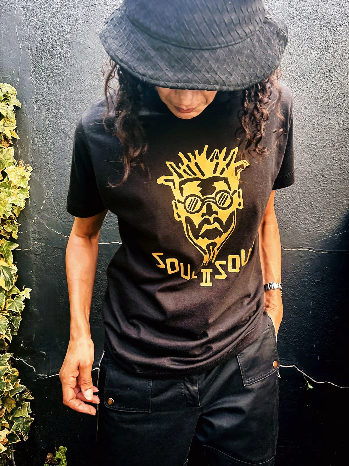 Classic 'SIIS Funki Dred' T Shirt Black/Gold