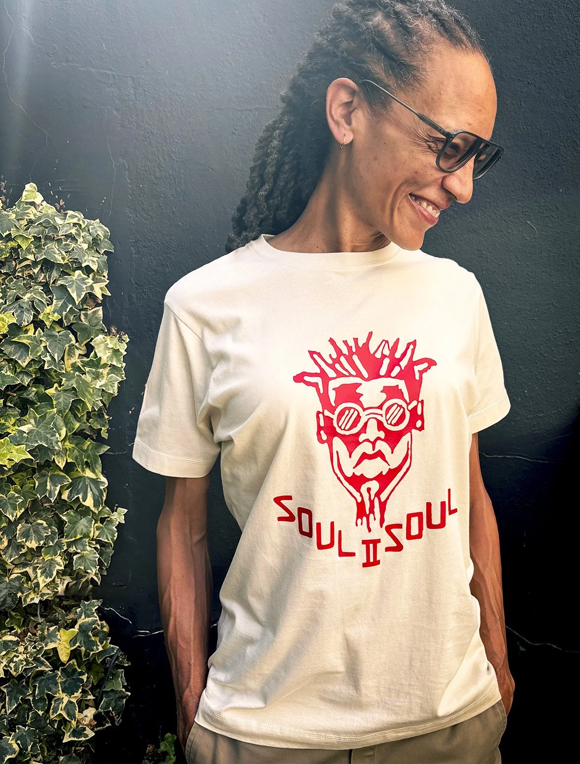 Classic 'SIIS Funki Dred' T Shirt Cream/Red