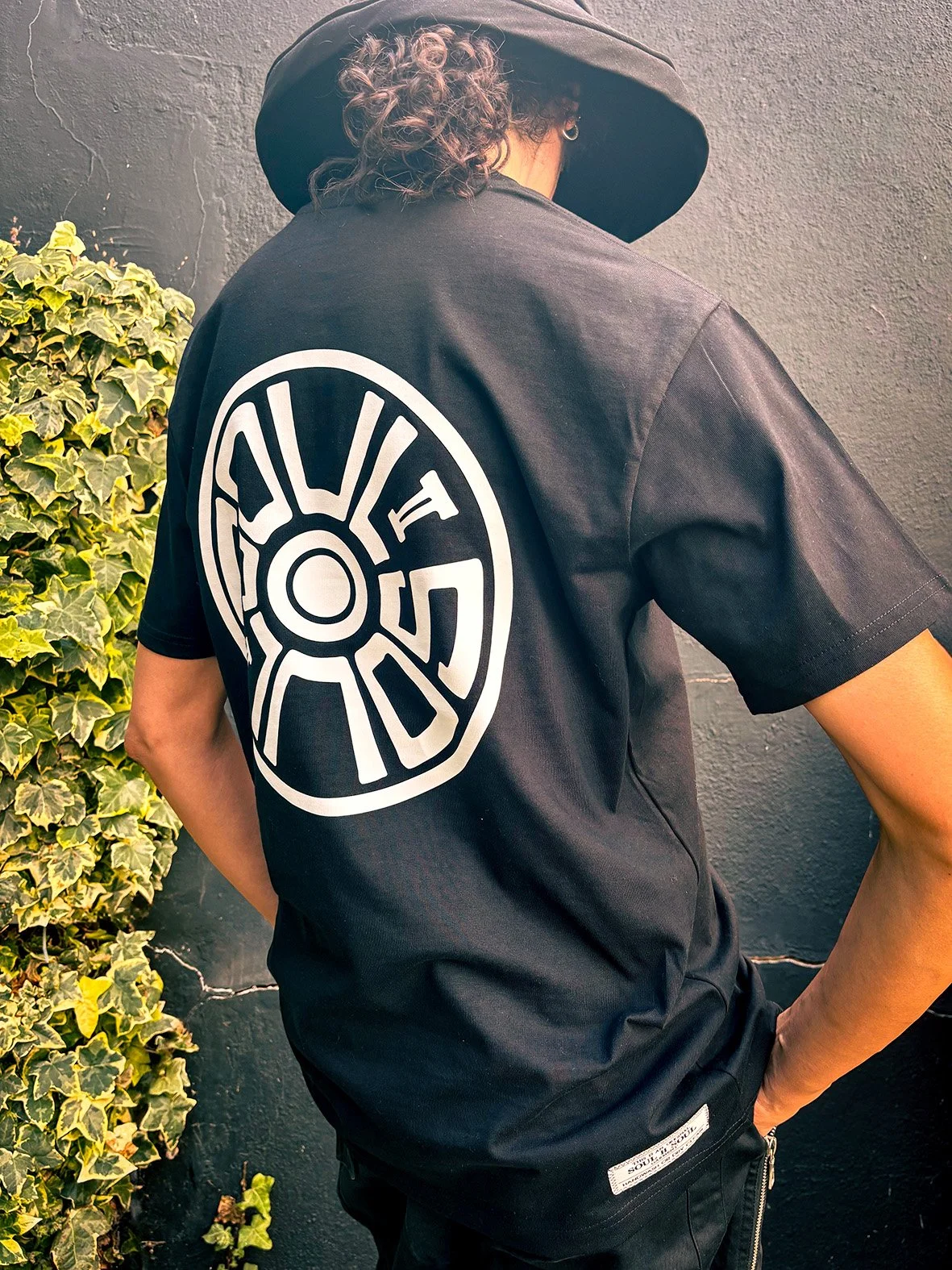 Special Edition 'Plain Front Soul II Soul Circular Logo T shirt' Black