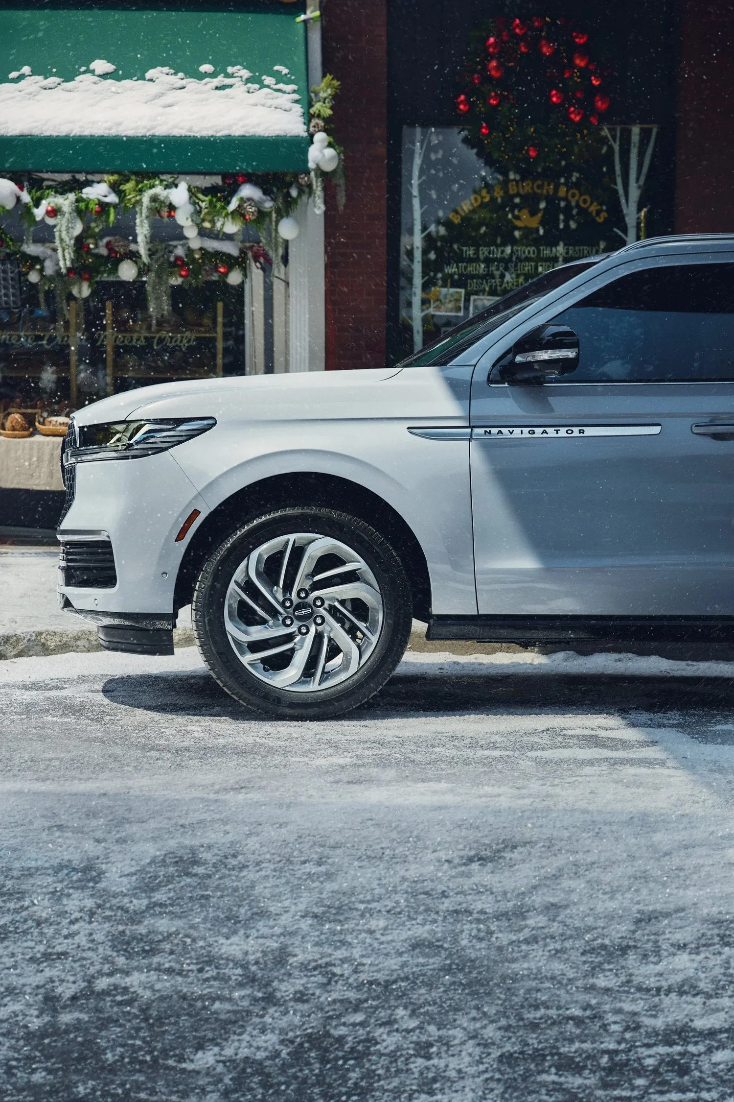 Lincoln+Wishlist_2252_sRGB_150dpi (1).jpg