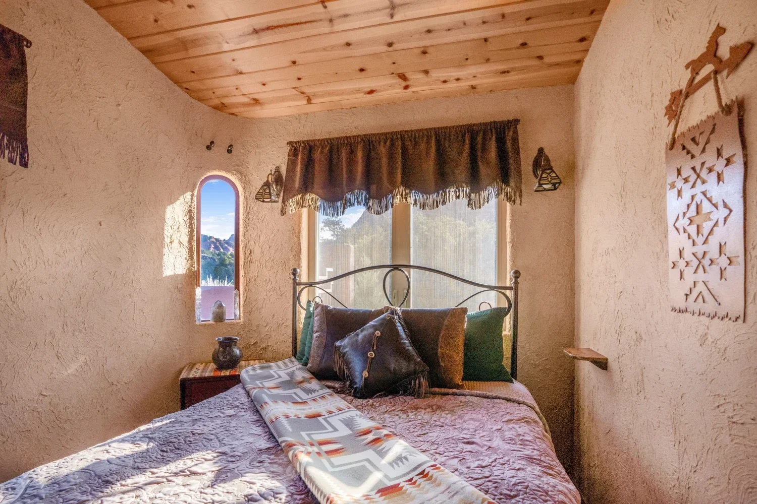 zion-villa-true-north-_-north-guardian-angel-bedroom-.webp