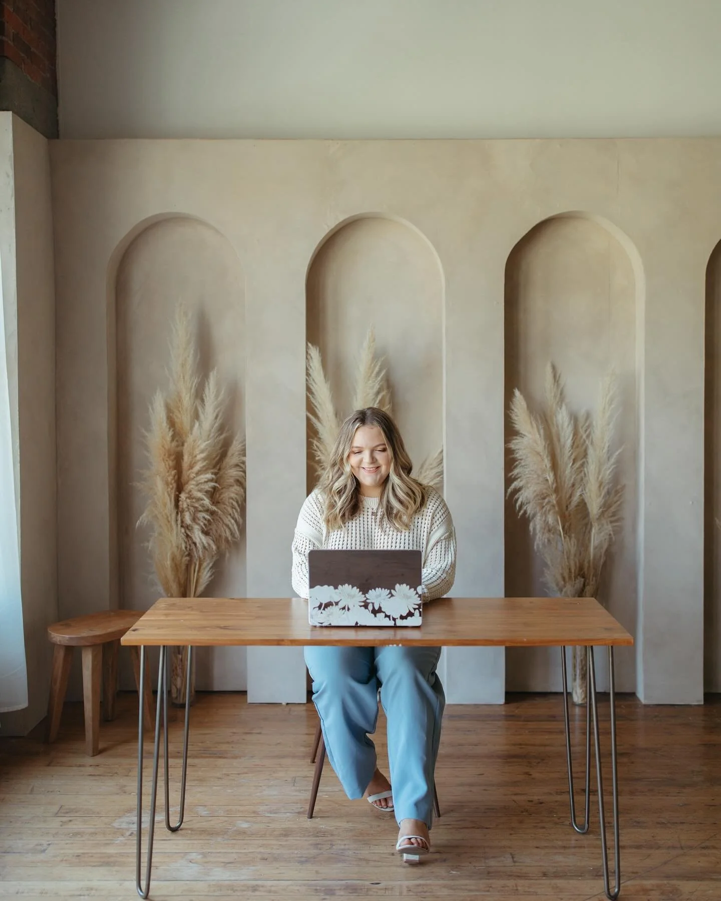 Not sure if therapy can fit into your busy schedule? At Mar &amp; Sol Mental Health Services, PLLC, I offer both in-person and online sessions Monday through Thursday at flexible times that can fit into your life ✨

I know that getting started with t