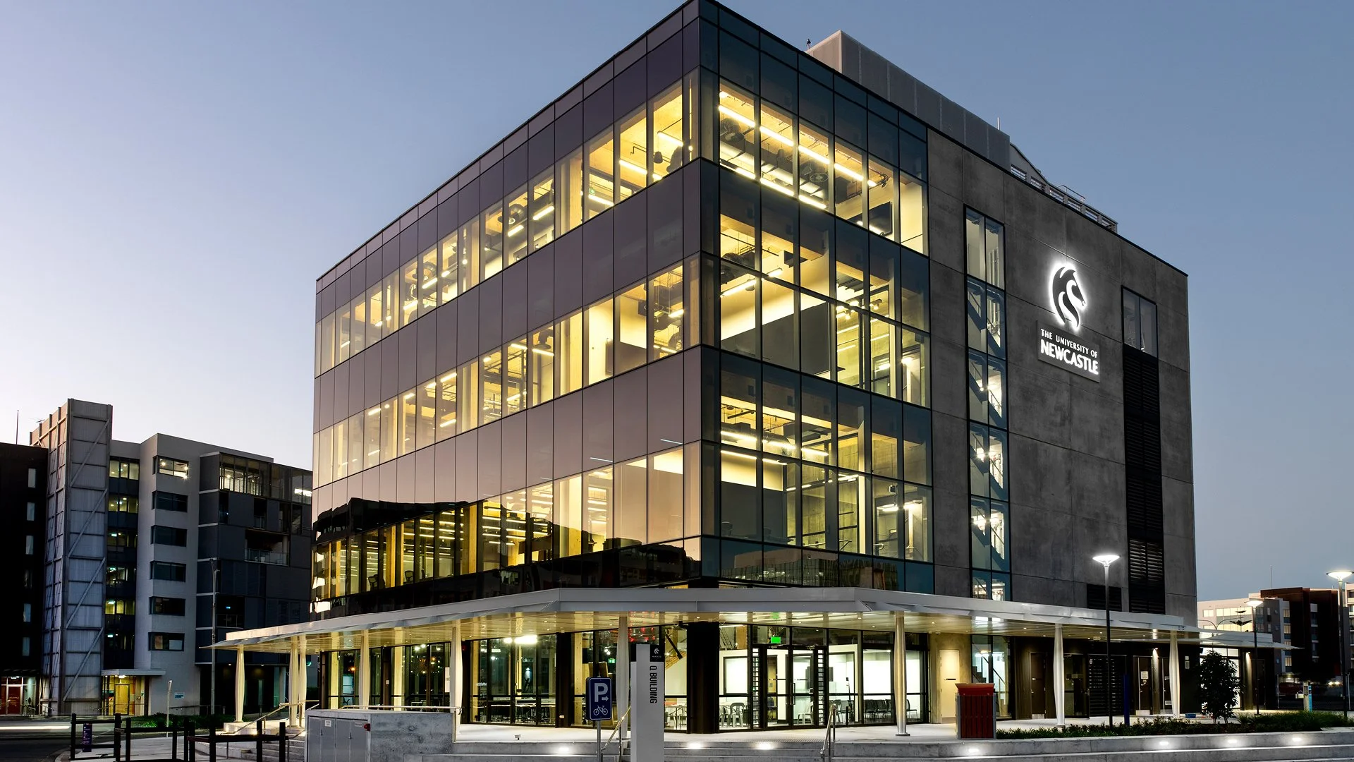 q building tv screen, ppt.jpg