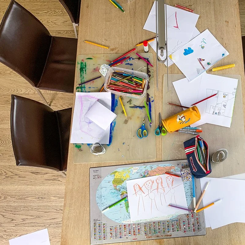 Kindergarten-Tagesbetreuung-Kilchberg-Zeichnen.jpg