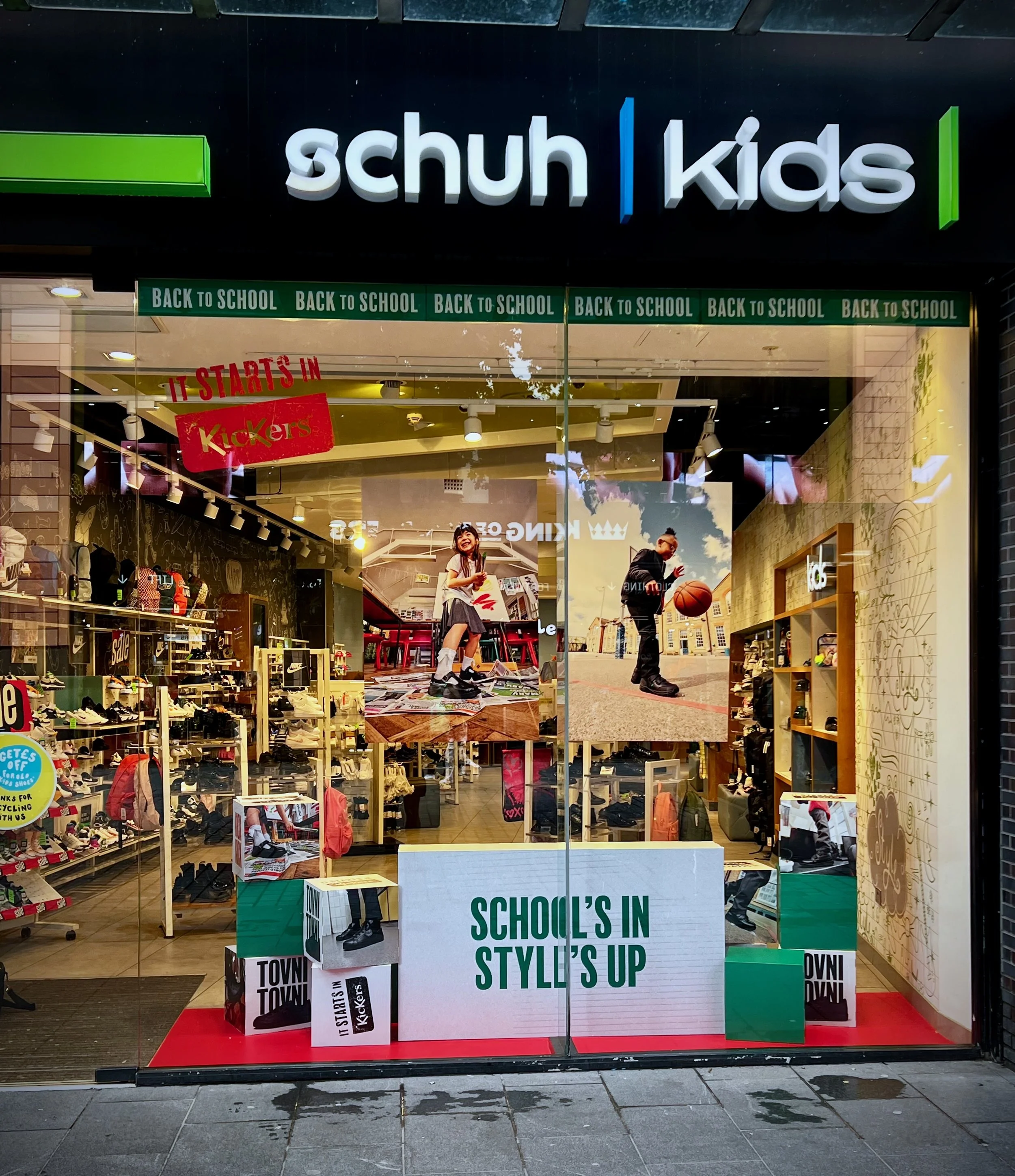 We delivered a Back to School POS rollout for Schuh, producing eye-catching in-store graphics and display solutions to support one of retail’s busiest seasons. From bold window visuals to engaging point-of-sale materials, the campaign was designed to