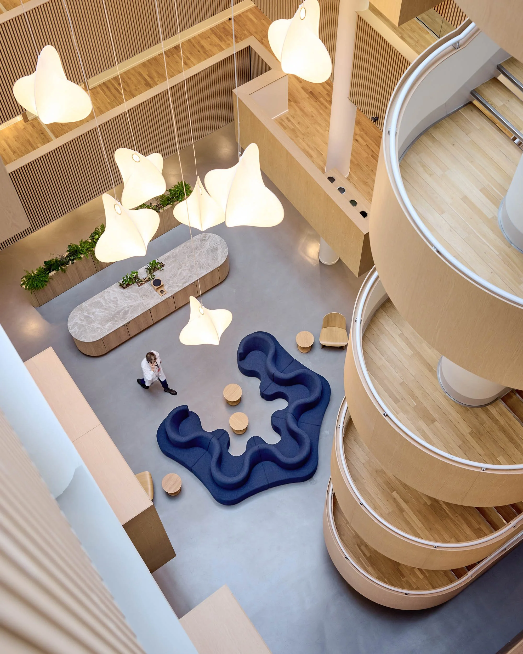 signal-arkitekter-fiansforbundet-workplace-design-atrium-reception-1-2.jpg