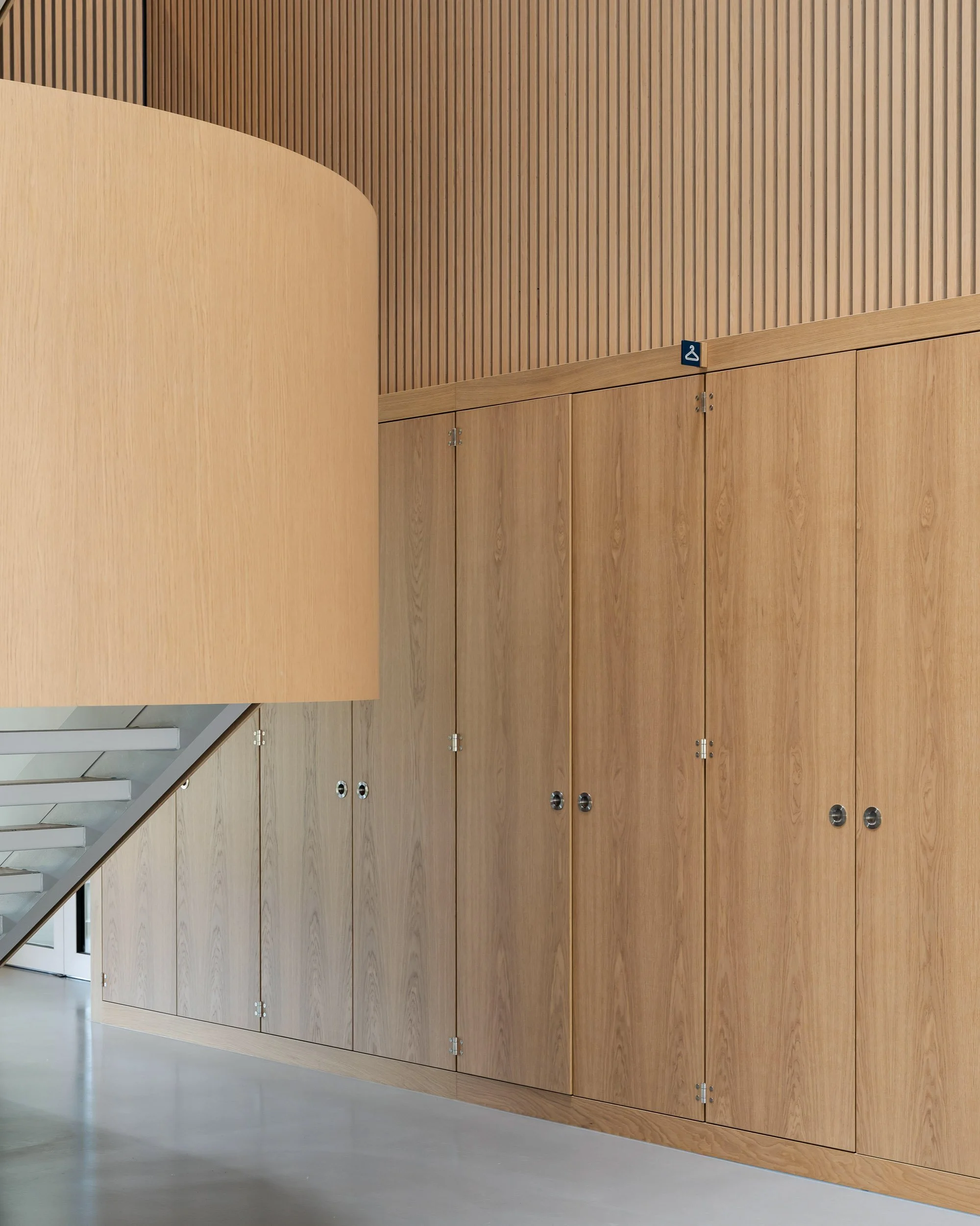 signal-arkitekter-fiansforbundet-workplace-design-atrium-reception-07579.jpg