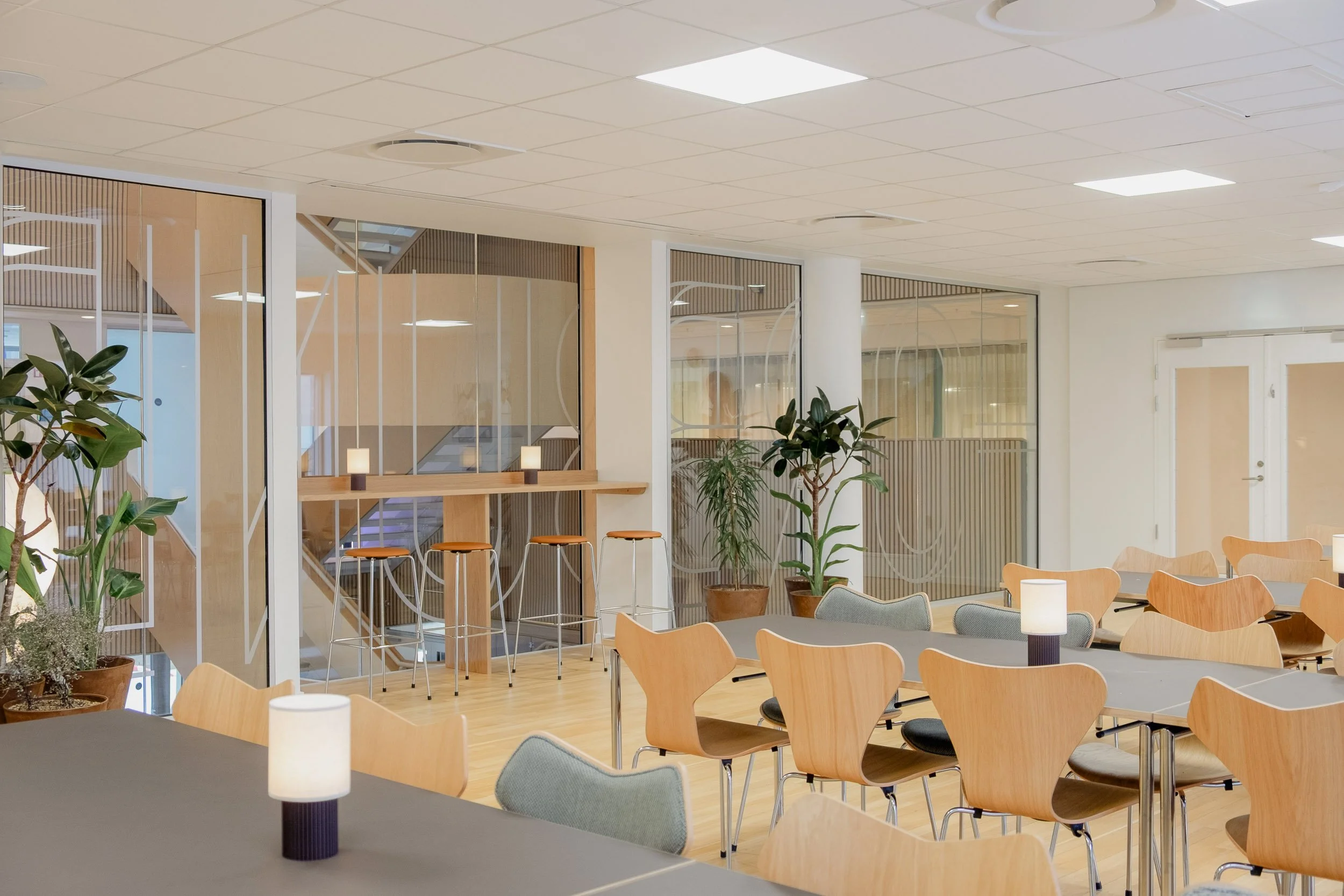 signal-arkitekter-fiansforbundet-workplace-design-canteen-2.jpg