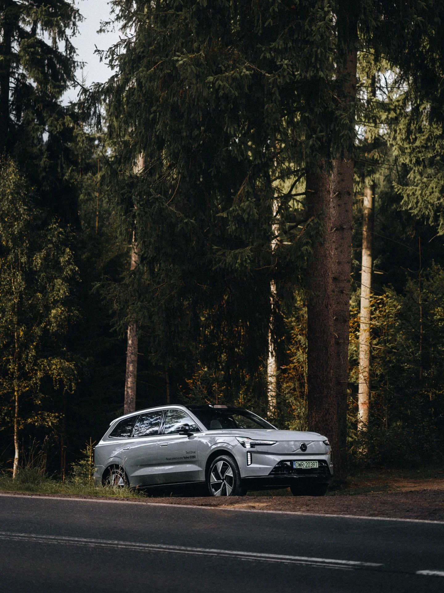 Jestem bardzo zadowolony z tego, że trafiłem w swoim życiu na Volvo. Markę, kt&oacute;ra dała mi komfort i...spok&oacute;j niezależnie od tego, czy stoję w korku, czy jestem w trasie, czy jedziemy zapakowani pod dach razem z psem do Szwecji.

Gdybym 