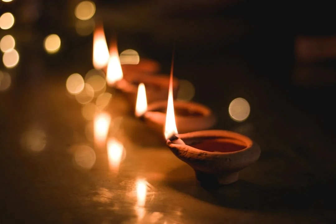 Pohřební průvodci, obřad vzpomínání, obřadní svíce