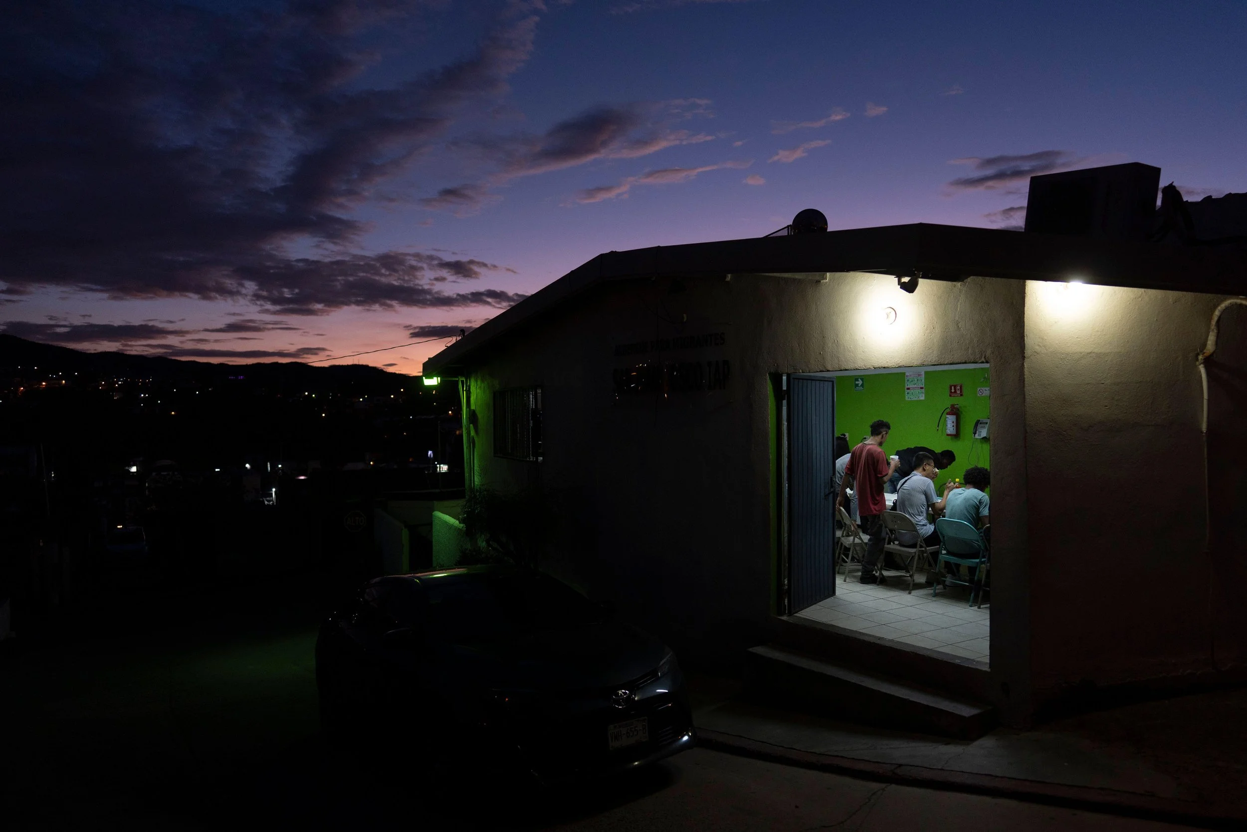 Mexican migrants in a shelter