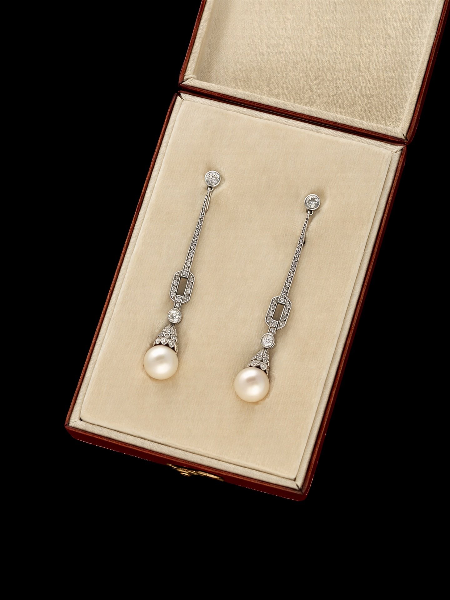 ART DECO DIAMOND &amp; NATURAL PEARL EARRINGS

Set with old european cut diamonds and natural pearls. Mounted in platinum. Circa 1920. Accompanied by fitted box. Price: &euro;5.800
&bull;
&bull;
&bull;
#paulinesjewellerybox #pjb #artdecoearrings #art
