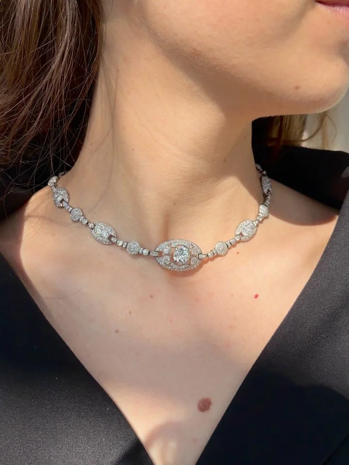 MAGNIFICENT DIAMOND NECKLACE

Set with round brilliant cut diamonds. Estimated diamond centre weight 3.60 carats. Estimated colour H-I-J on average. Estimated clarity VS on average. Estimated total diamond weight 20.00&ndash;22.00 carats. Diamonds ar