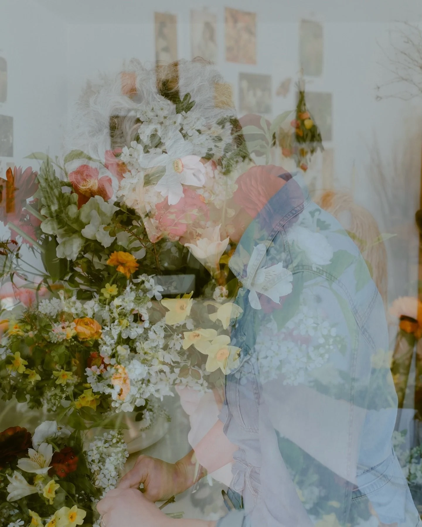 A definite highlight of 2025 was getting to meet and work alongside some very talented industry creatives. Fellow florists, flower farmers, makers, content creators, photographers&hellip; the list goes on. I&rsquo;d admired @jenniferdavydayphotograph