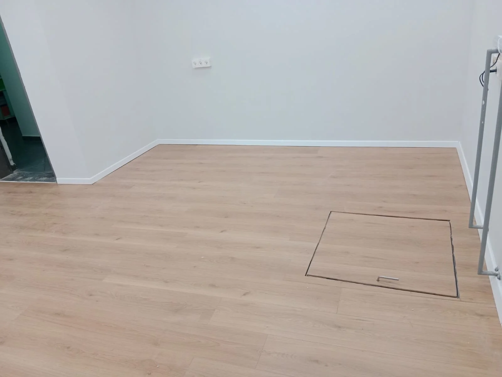 office-renovation-finishing-works-Coca-Cola-Carlsberg-maor-renovations (7).jpg