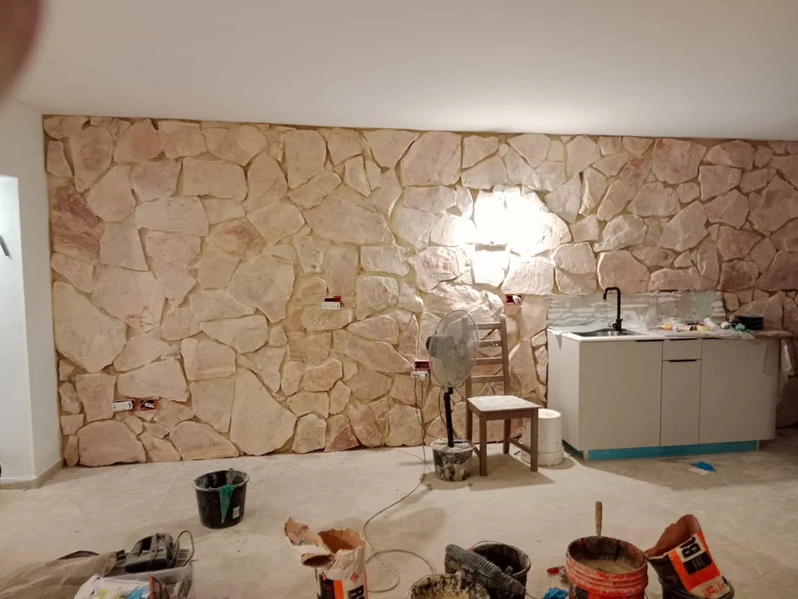 har-adar-stone-wall-cladding-interior-maor-renovations (3).jpg