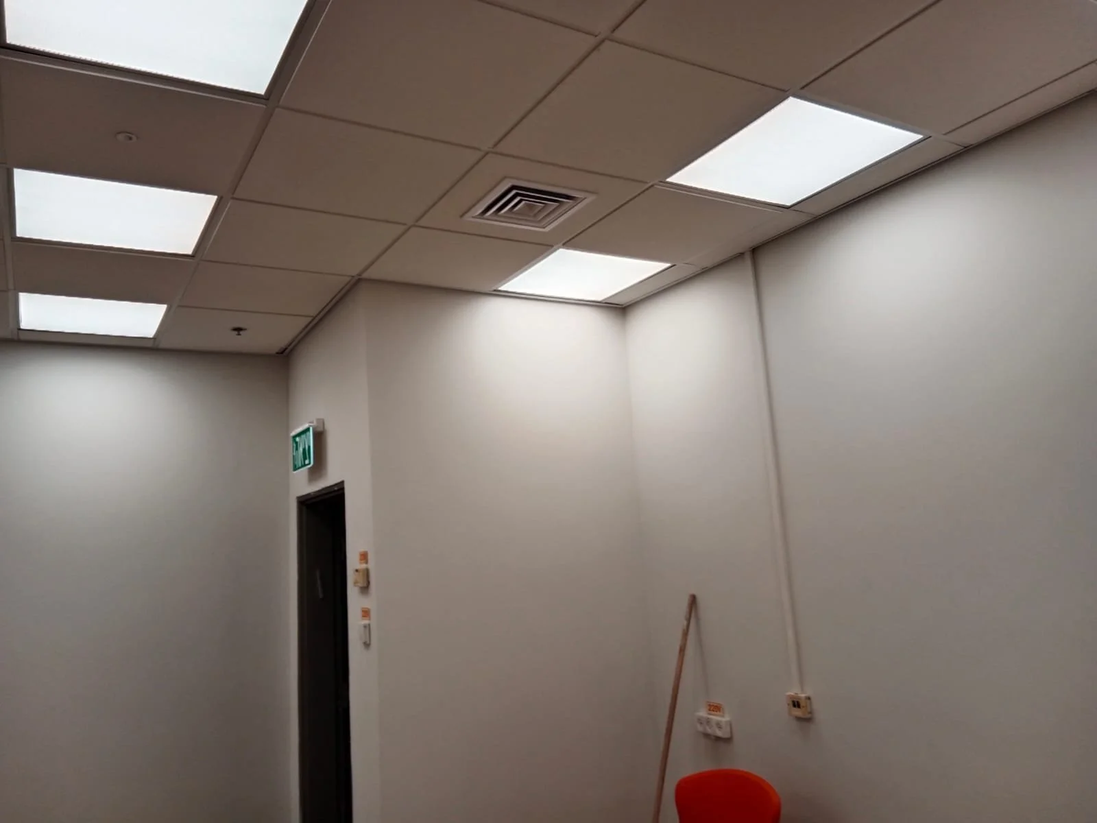 office-renovation-finishing-works-Coca-Cola-Carlsberg-maor-renovations (5).jpg