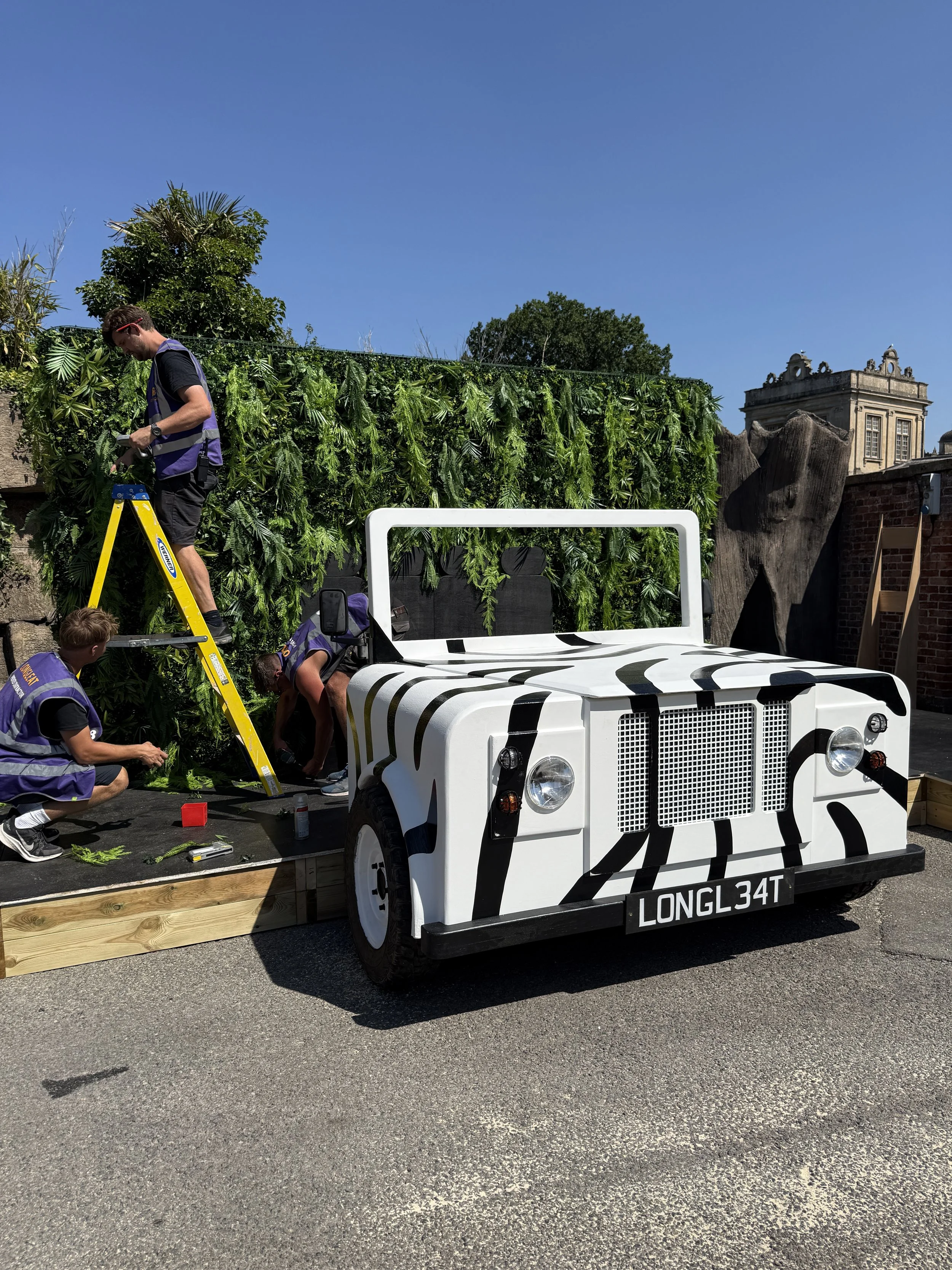 longleat-retro-jeep-event-installation