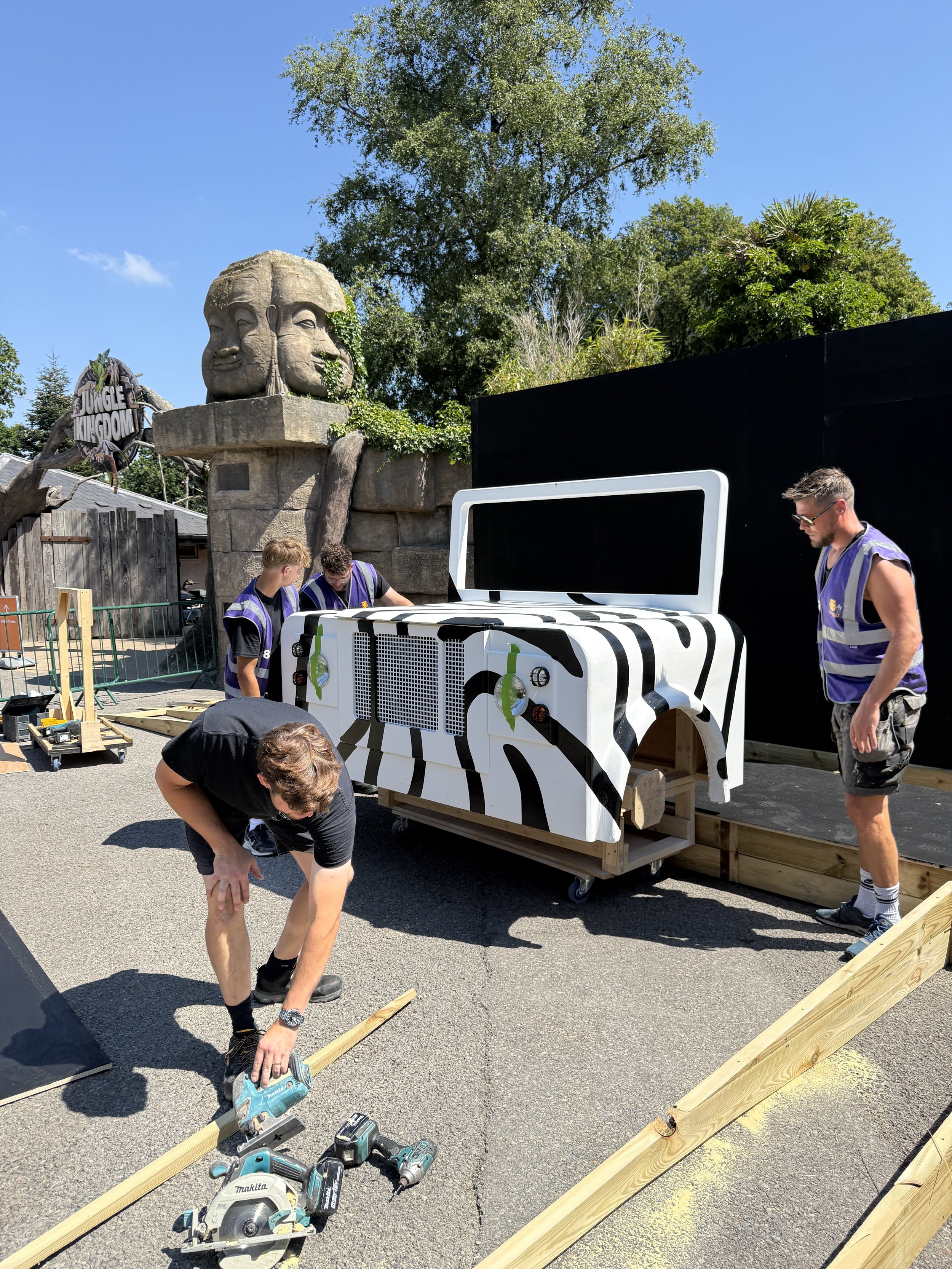 melt-productions-longleat-event-build