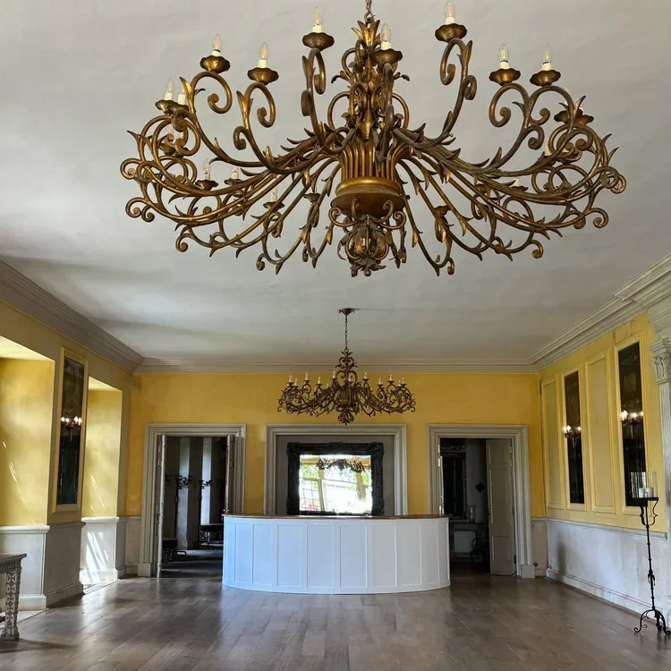 Semi Circular Traditional White Bar