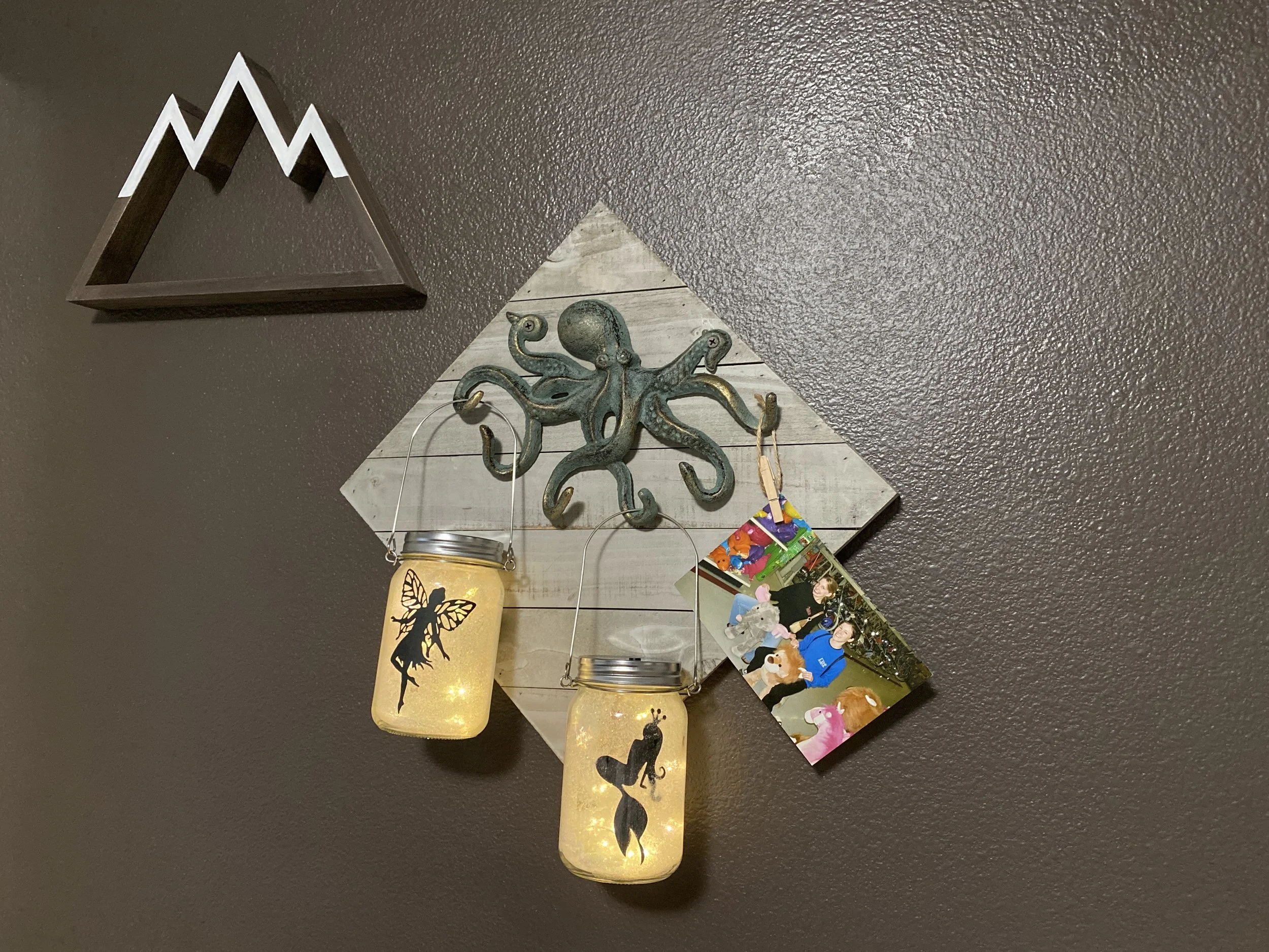 wall decorations.JPG