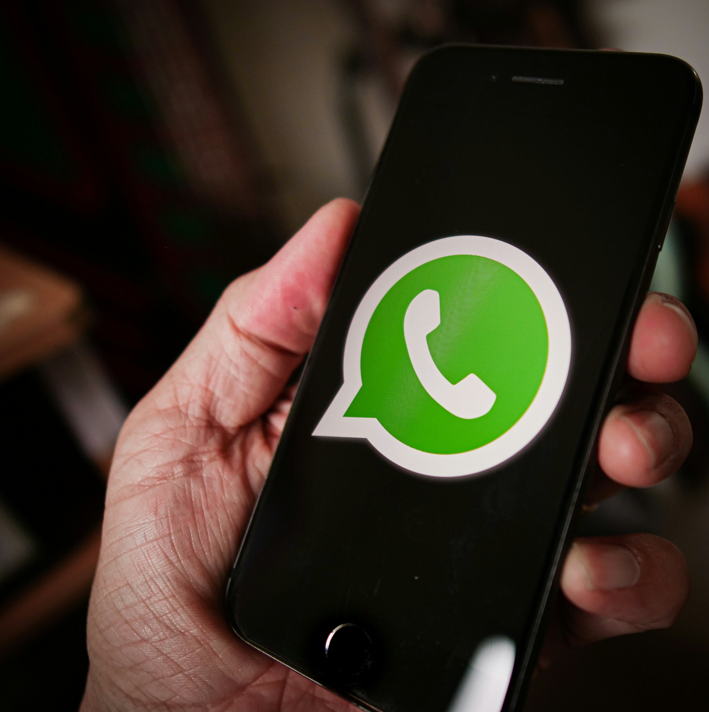 How to start a class Whatsapp chat about smart phones without sounding judgemental.