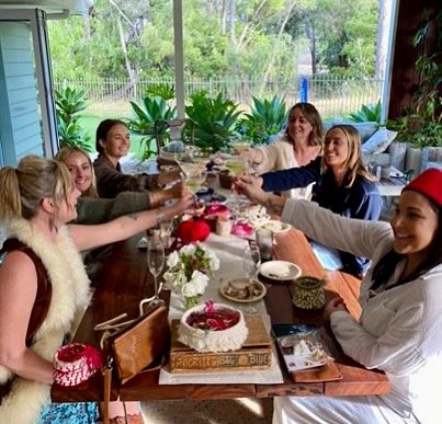 Cheers to creativity and connection 🥂Celebrating that magic that happens when we create together&mdash;because nothing feeds the soul quite like connection and inspiration. 

#CreativeCommunity #TeamSpirit #EndOfYearCelebration
#InspireCreativity 
#