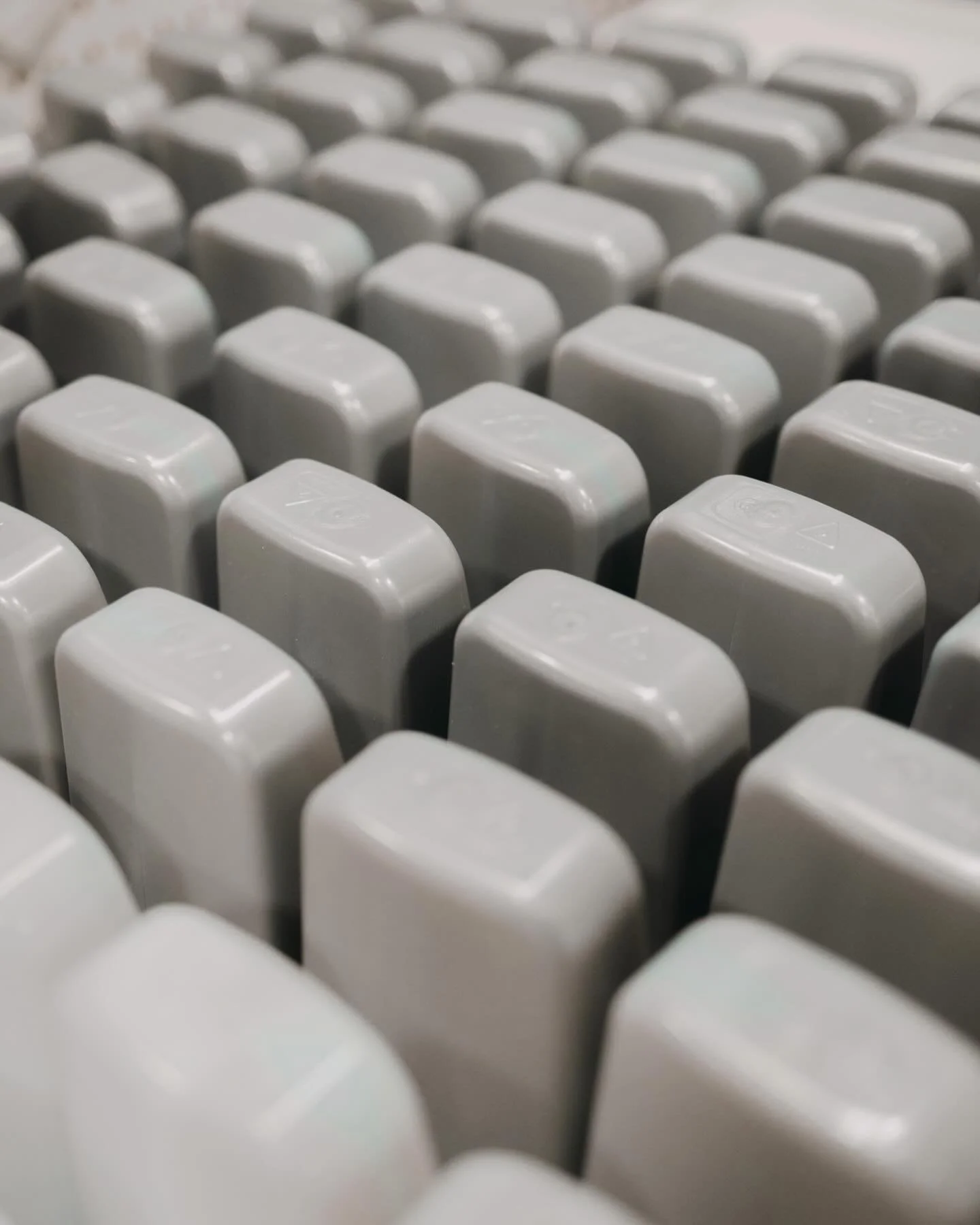 At MDS Manufacturing, our three state-of-the-art AOKI Injection Stretch Blow Molding machines utilize advanced biaxial stretching technology. This technique improves bottle strength and clarity, cuts container weight by 10-15%, and delivers outstandi