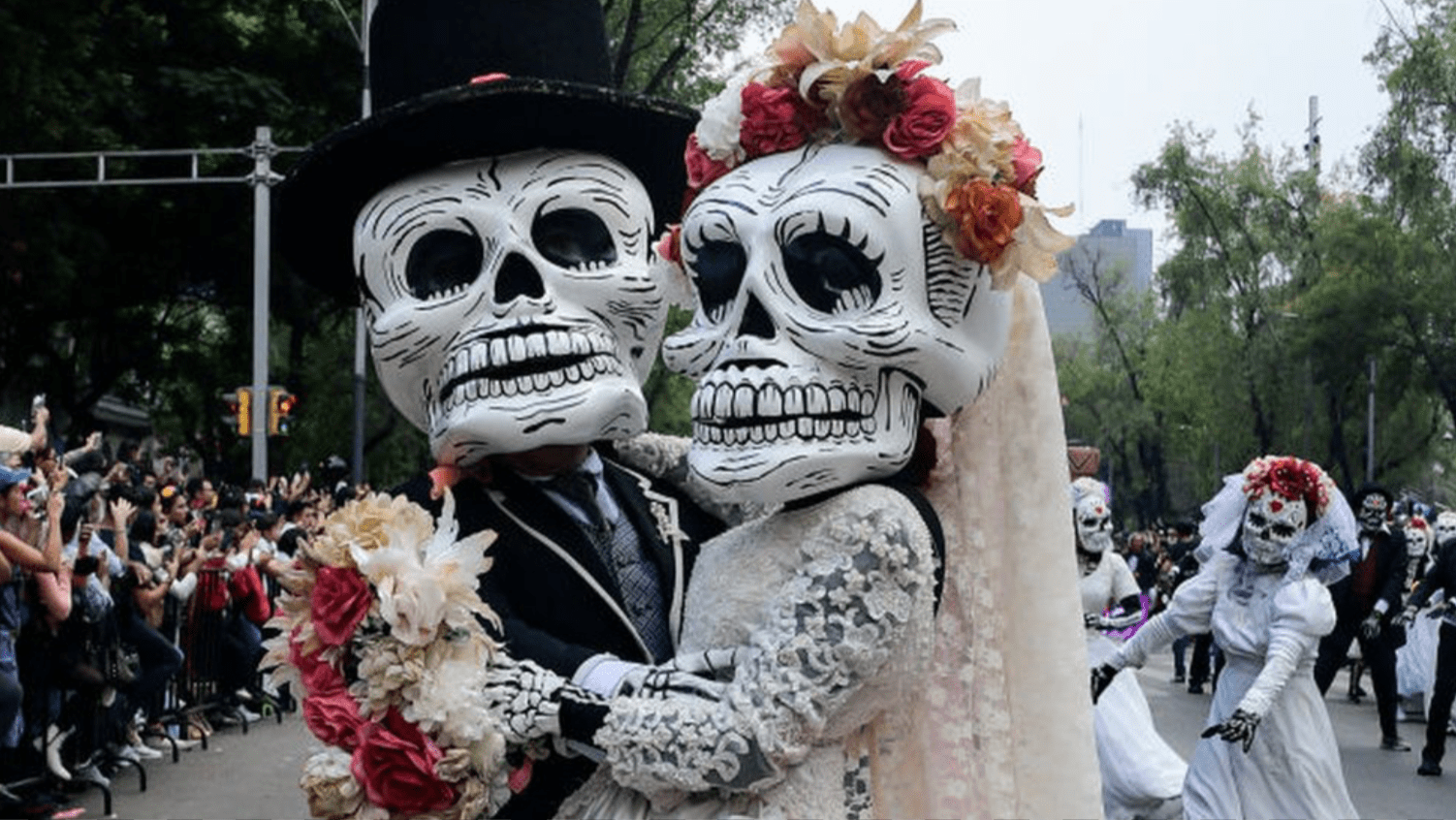 Scene from "007: Spectre" of the Día de Los Muertos Parade