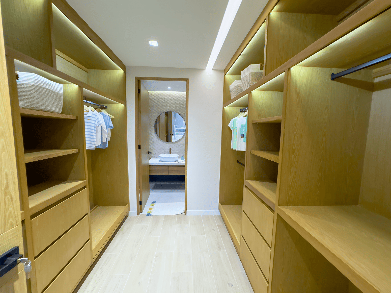 Macondo-Playacar-Showrooom 11.png